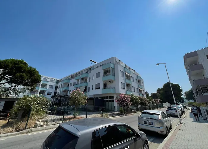 I&s 6 * Golem (Tirana)