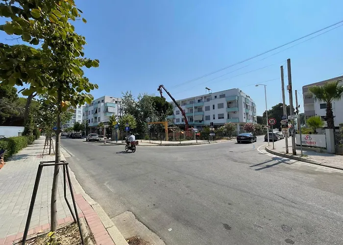 I&s 6 Apartment Golem (Tirana)